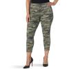 imageRock ampamp Republic Womens Denim Rx Fever Stretch Crop Capri JeanDeliriousgreen Camo